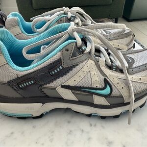 Nike Size 7.5 US women’s